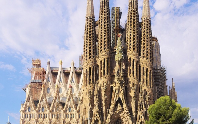 Sagrada Família - Bản giao hưởng kiến trúc giữa trời Barcelona