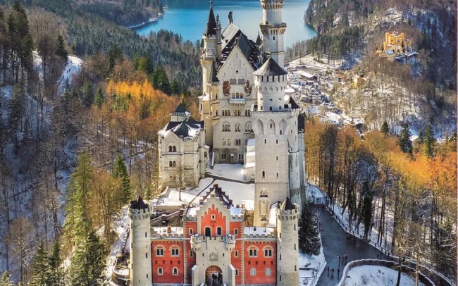 Lâu đài Neuschwanstein: Viên ngọc cổ tích của nước Đức